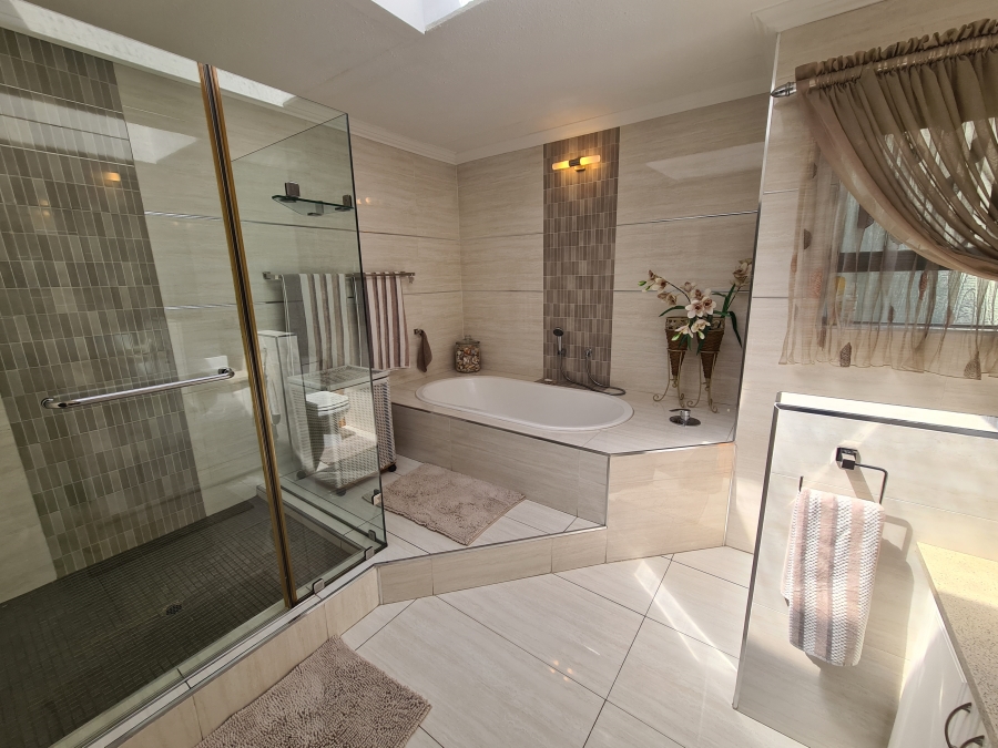 5 Bedroom Property for Sale in Maraldi Estate Free State